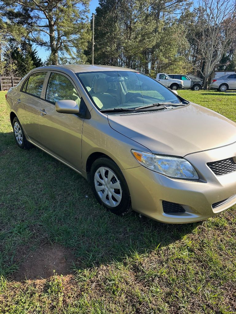 2010 Toyota Corolla's photo